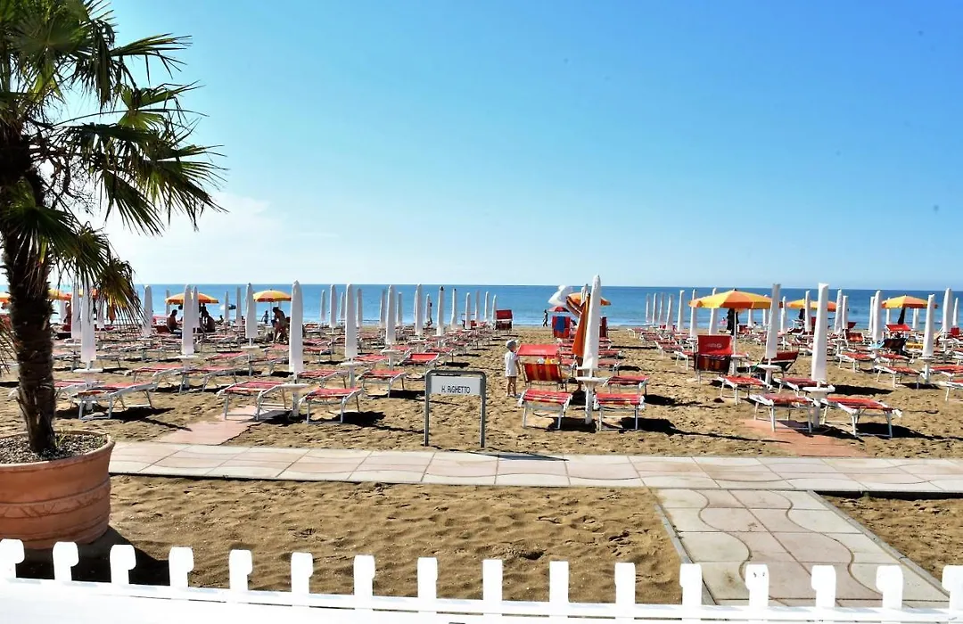 Hotel Righetto Fronte Mare-1